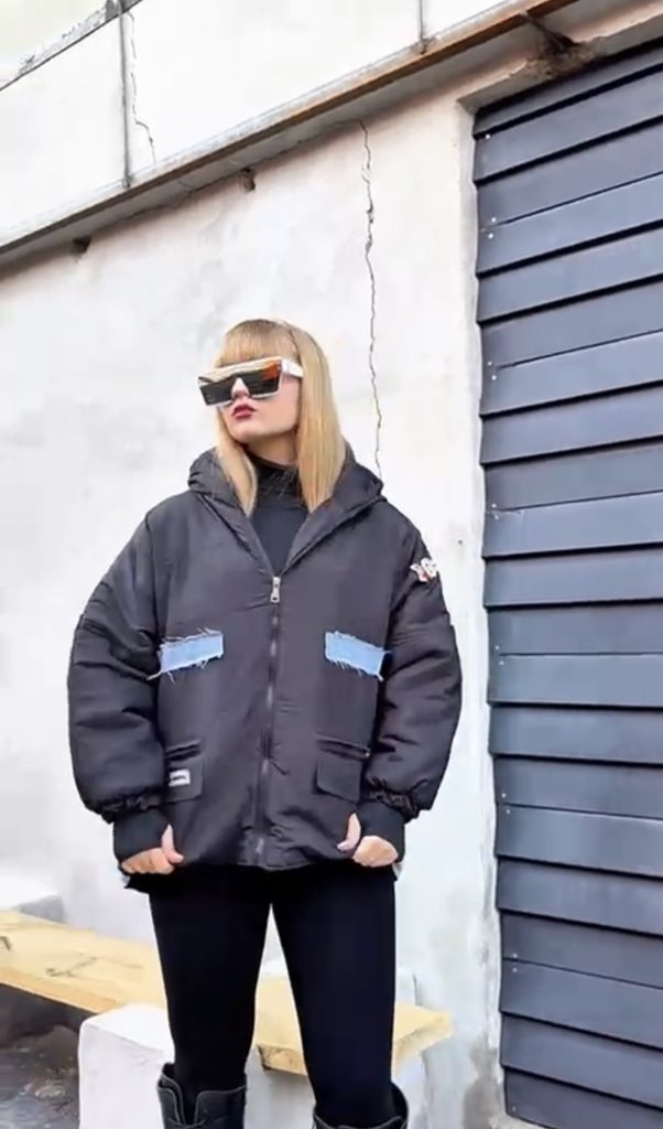 پشت جین (141863)