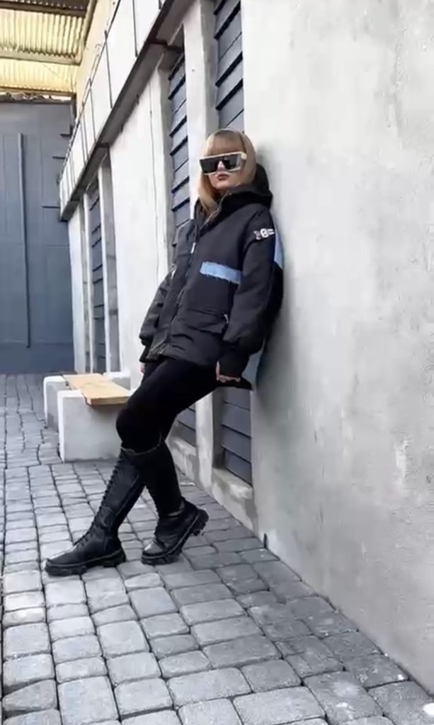 پشت جین (141863)